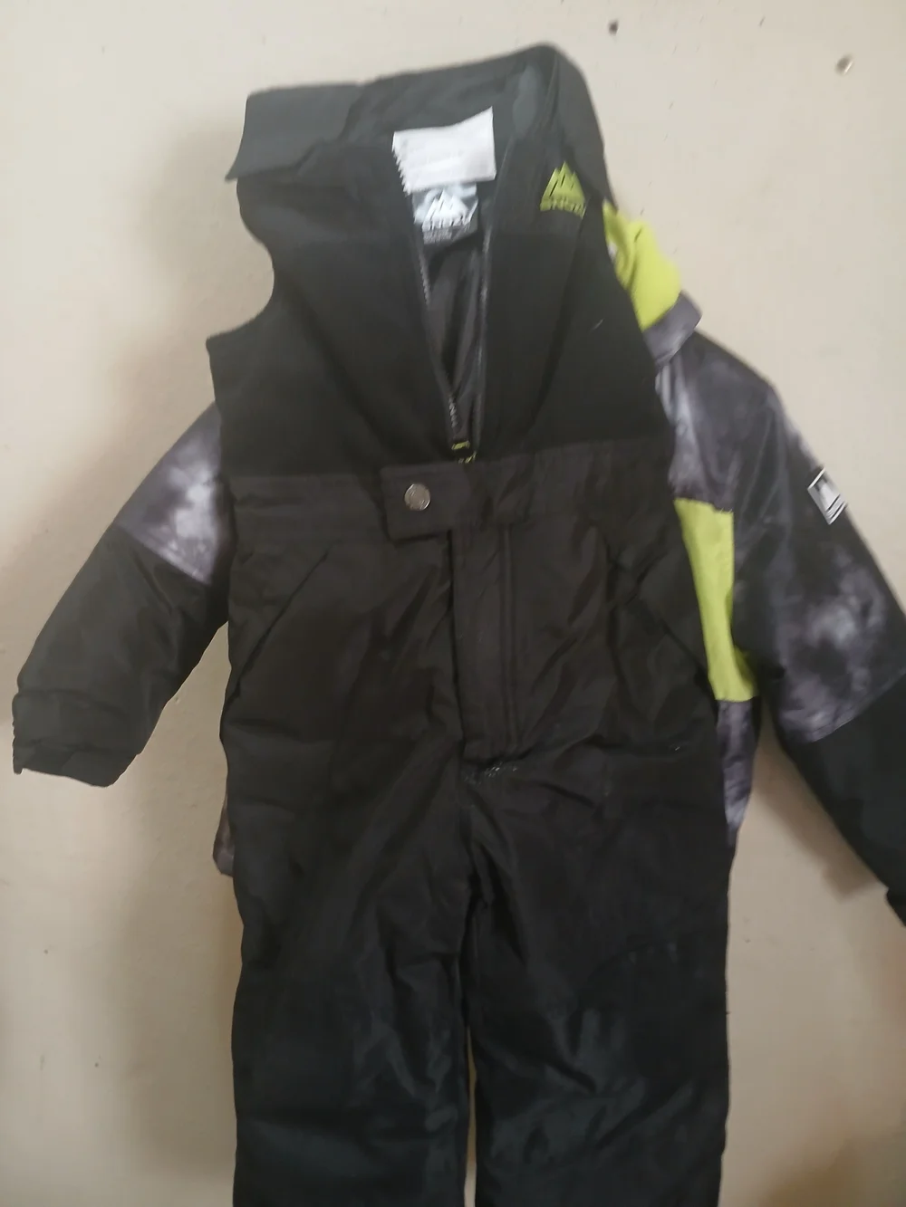 Snozu Black & Lime Green Tie-Dye Kids Snow Jacket and Bib Pants Size 4T